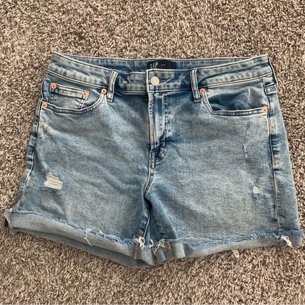 Gap 5” Mid Rise Distressed Denim Shorts - Size 8/29